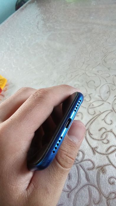 Redmi Note 7 blue
