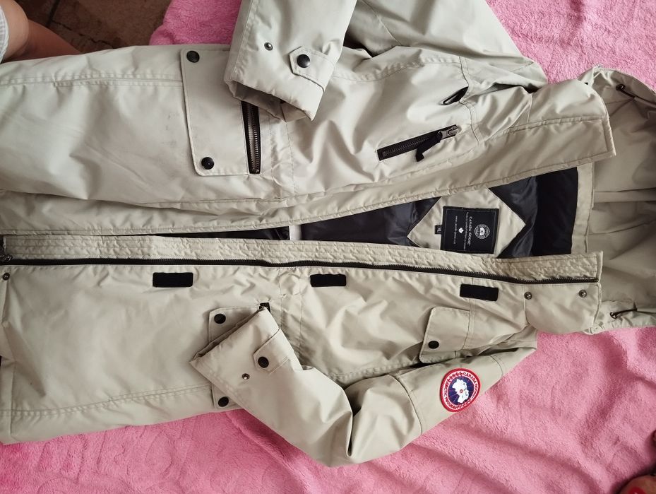 Продам женскую куртку