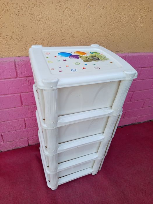 Детский шкафчик - этажерка .