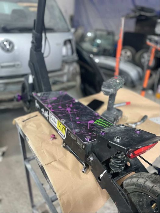 vând g2 custom 2025