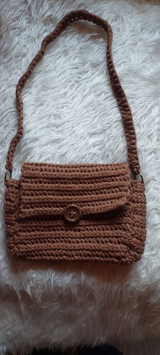Ръчно плетена кафява чанта