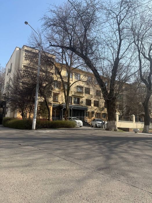 Срочно 2/2/4  Юунусабадский район Ц-5  Шедевр