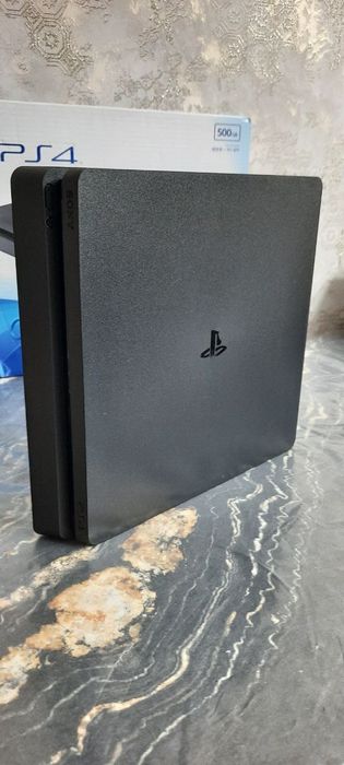 Ps4 slim playstation sotiladi pristavka