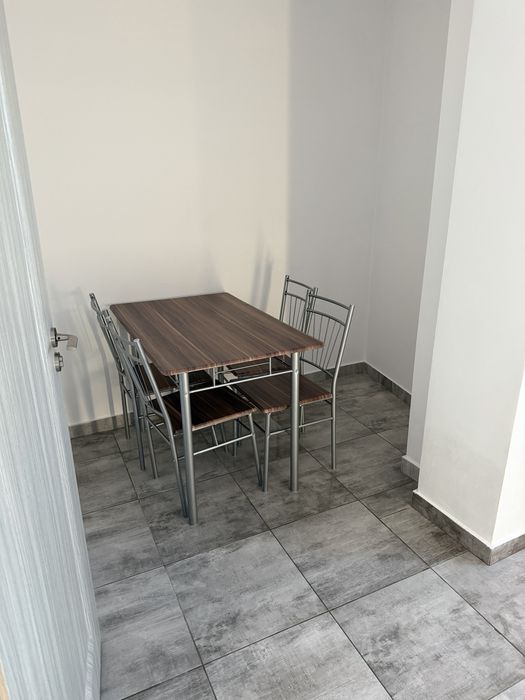 Inchiriez apartament