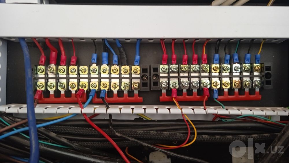 Uv printerining platasi sotiladi