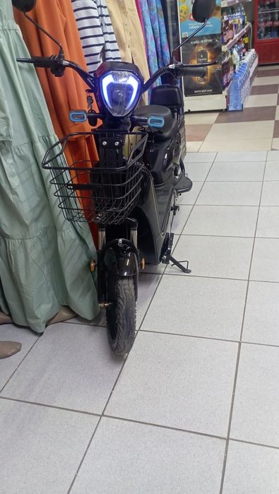 Электро скутер,самокат