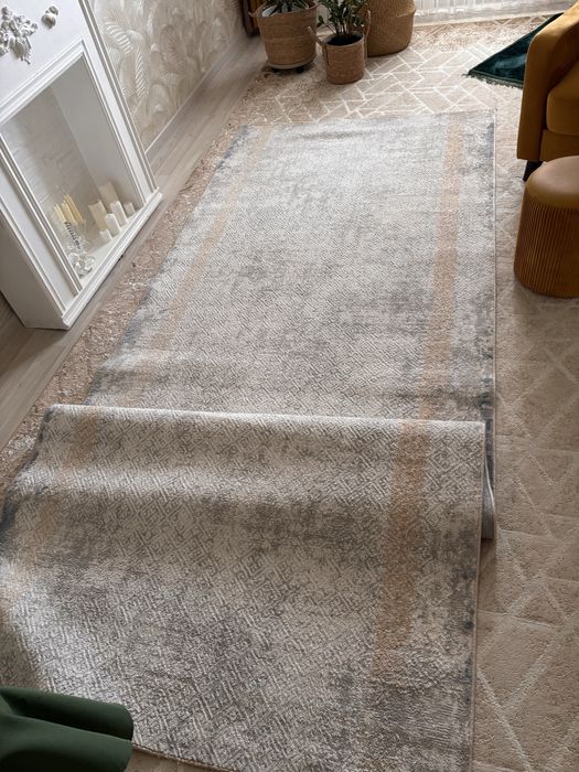 Ковер почти новая