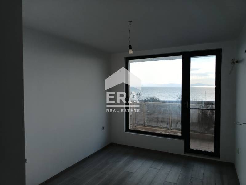 Продава се Двустаен апартамент в Поморие - 62 кв.м за 934 €/кв.м - Снимка #3