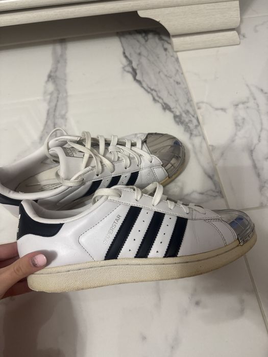 Adidas superstar editie speciala