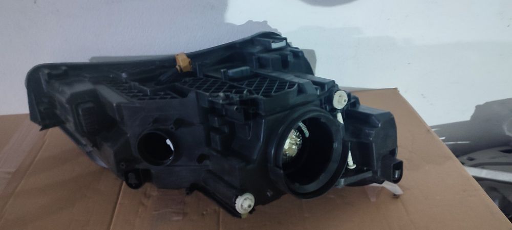 far stanga skoda superb xenon led