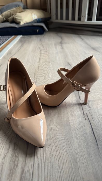 Продам туфли женские