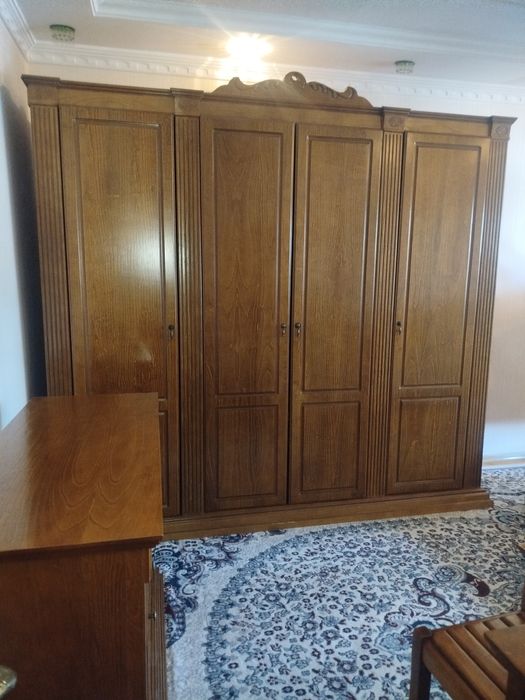 Срочно продаю комплект спальнюю мебель