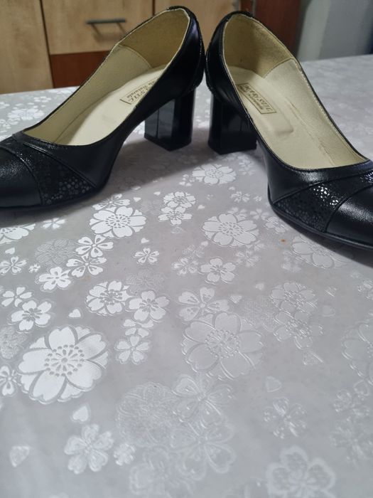 Pantofi piele noi
