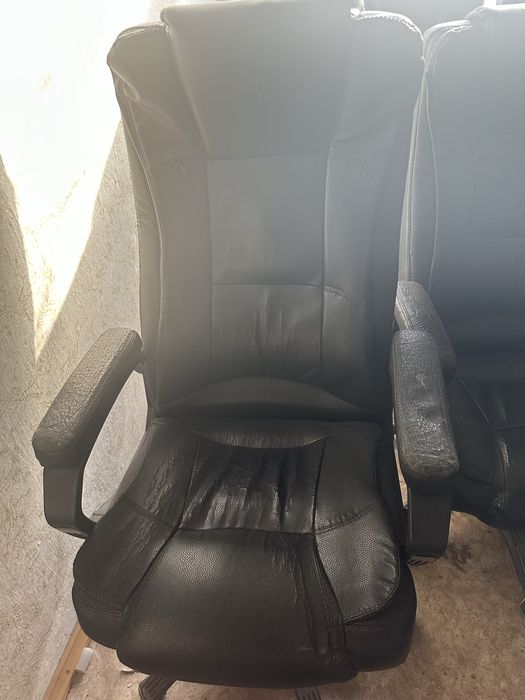 Продам кожанное кресло