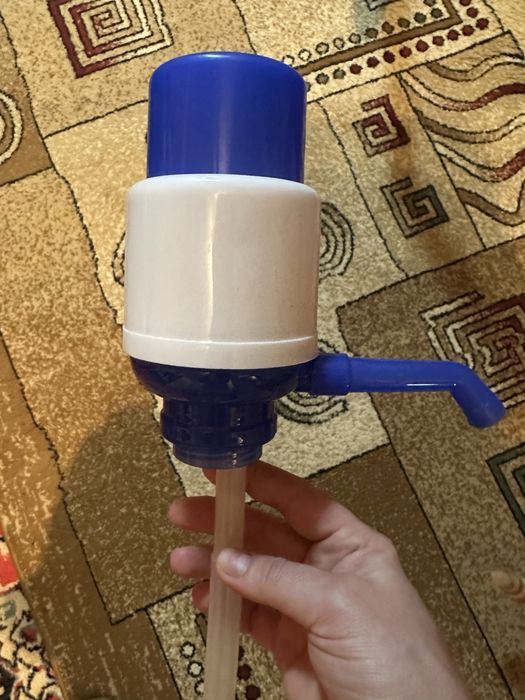 Помпа для воды на бутыль