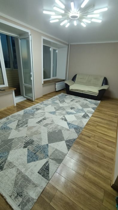 Продам 3  комнатную квартиру