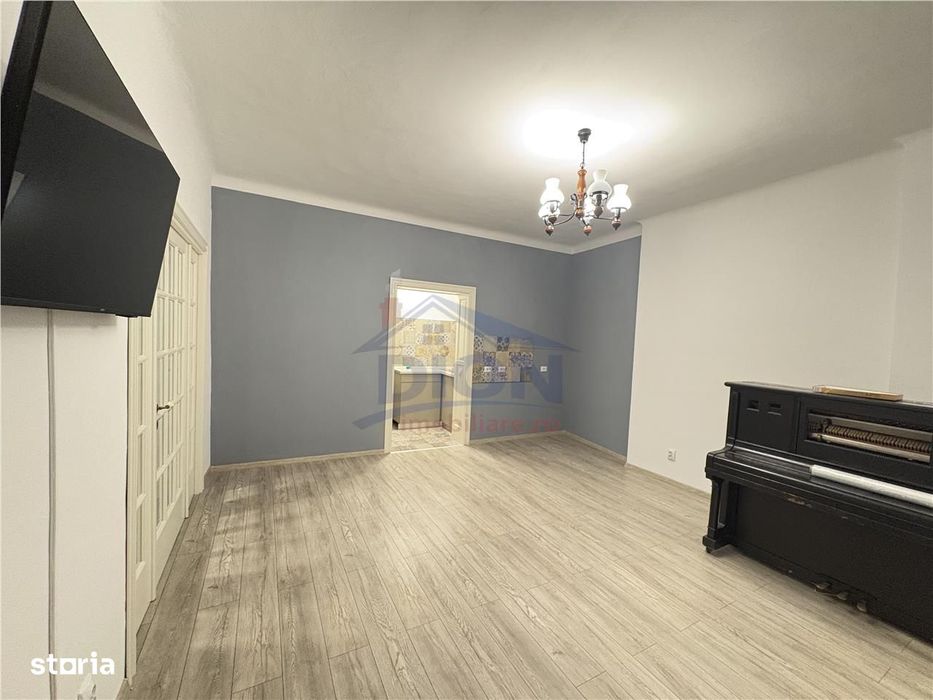 UNIVERSITATE, 3 camere, parter inalt, 61 mp, amenajat