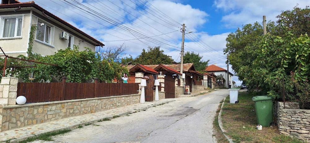 ПРОДАВА къща в гр. ДЕВНЯ