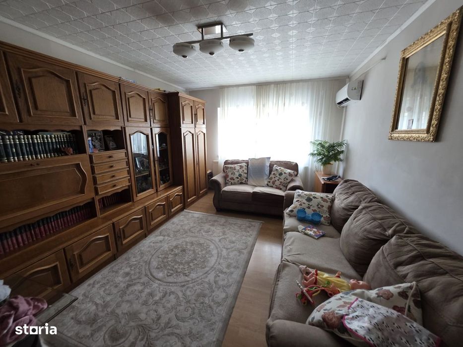 Vand apartament 3 camere cartier ALFA Arad