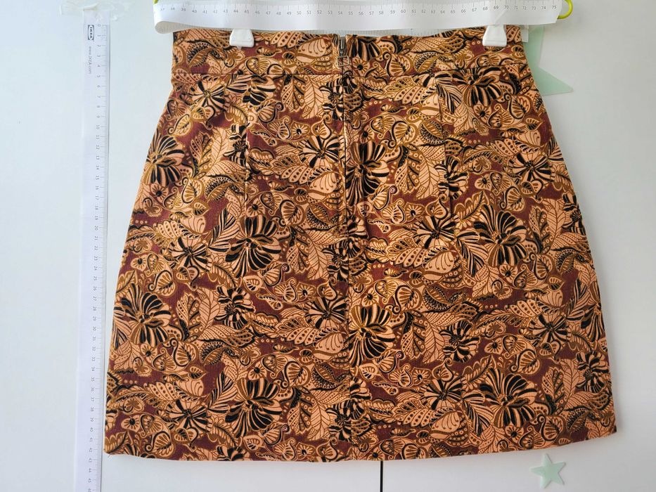 FUSTA din material raiat, cu BUZUNARE, scurta, masura S, ZARA TRAFALUC