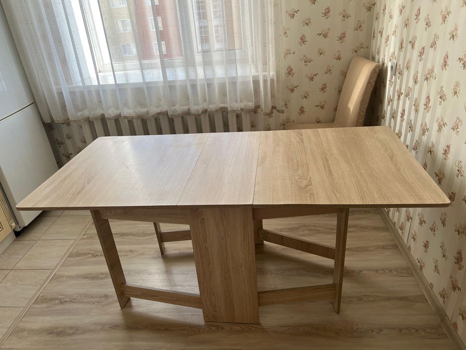 Стол кухонный. Самовывоз