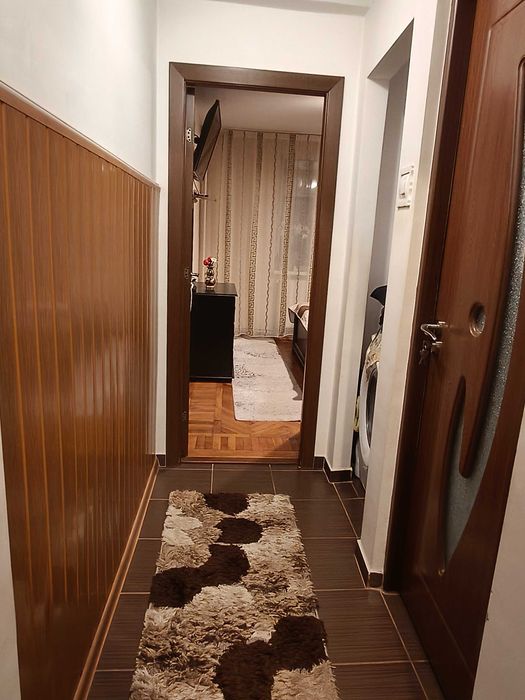 Vând sau închiriez apartament 2 camere mobilat și utilat zonă centrală