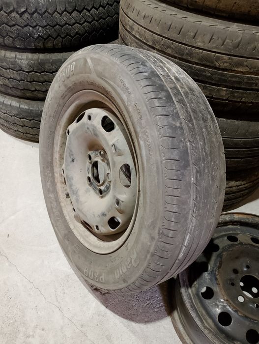 Продам резину с диском