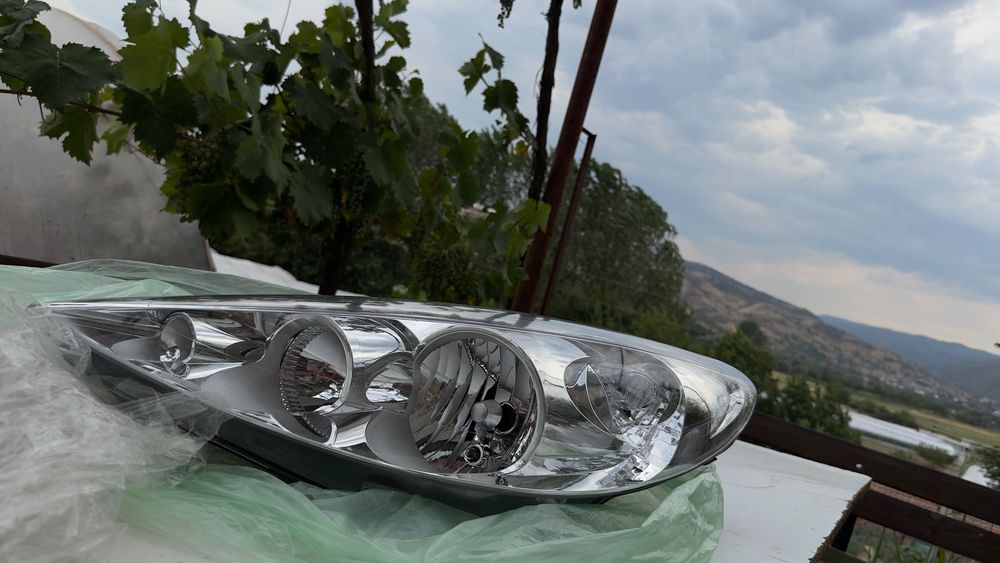 Ляв фар за Peugeot 206+ TYC