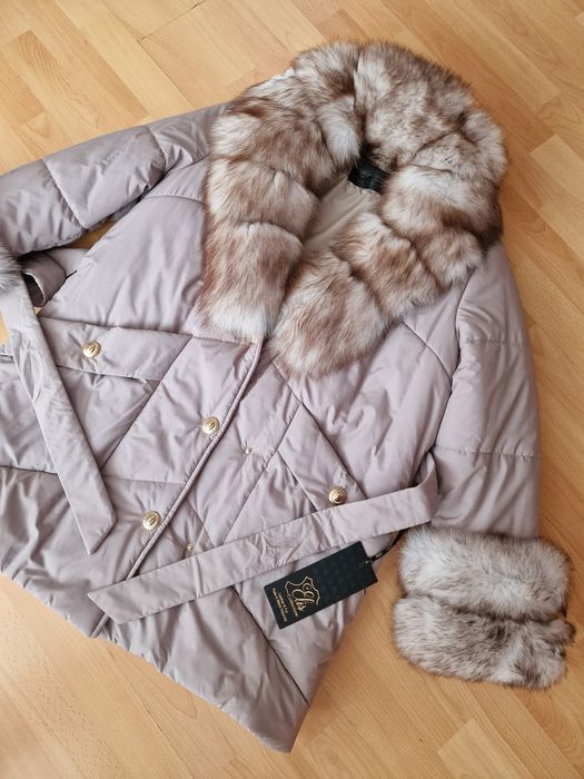 Haina dama, material textil impermeabil, guler detasabil blanita naturala vulpe