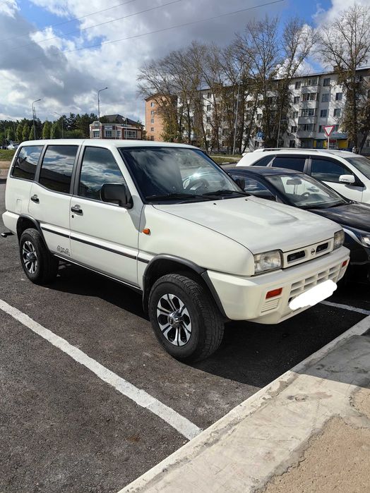 Aвтомобиль  Nissan Terano