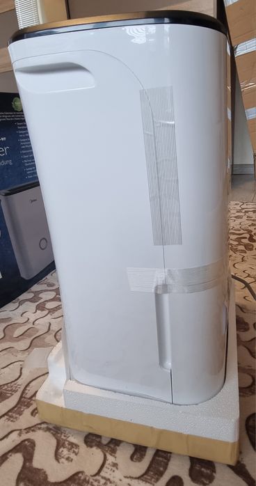 Влагоуловител Midea 20L