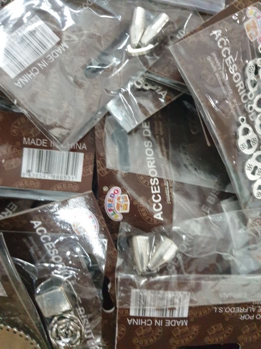 Accesorii metalice pentru bijuterii. 100 pungi pentru 100 lei