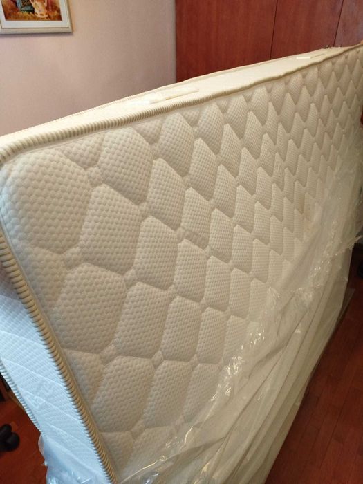 Продавам ортопедичен матрак на Тед Favourite Nova Ortopedic в отлично състояние.