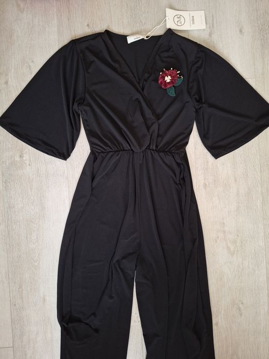 Брошка цвете - красив аксесоар за рокля, сако, гащеризон