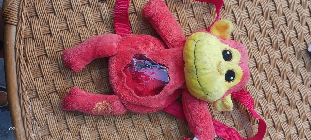 7 ранички/чантички и 1 портмоне