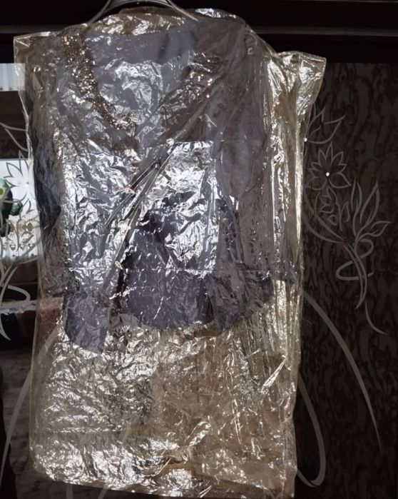 Женский костюм тройка.Новый.Турция.Размер  42