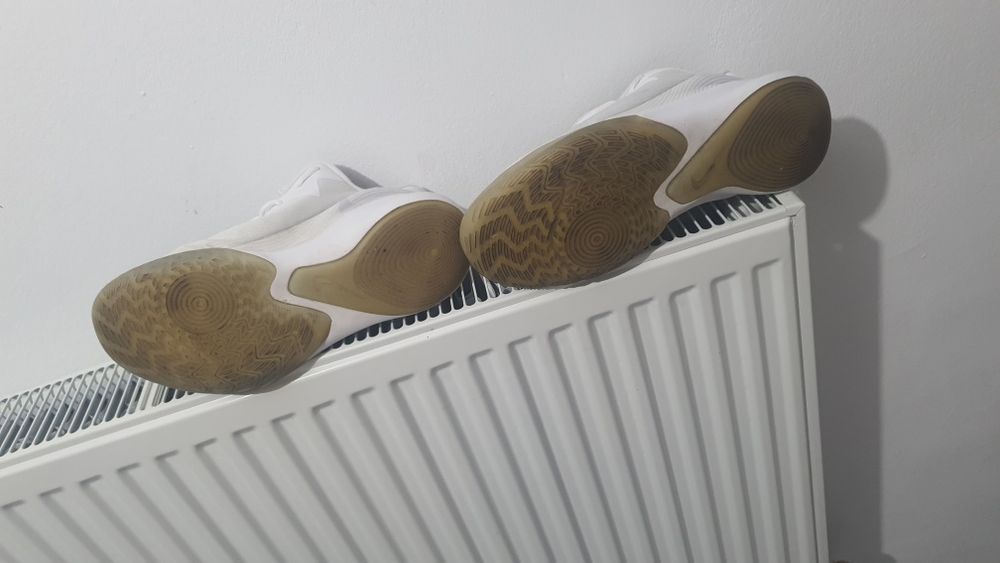 Vind adidasi nike
