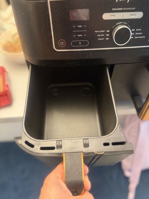 Vand Air Fryer Dual Ninja stare foarte buna