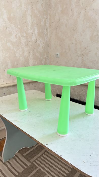 Стол большо размер 140х70, детский стол