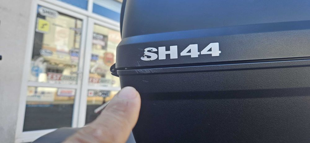Super ofertă! Top Case SHAD SH44 + placă de montare