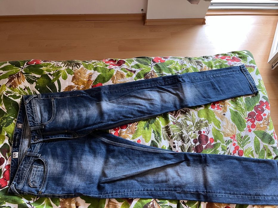 Мъжки дънки и панталони