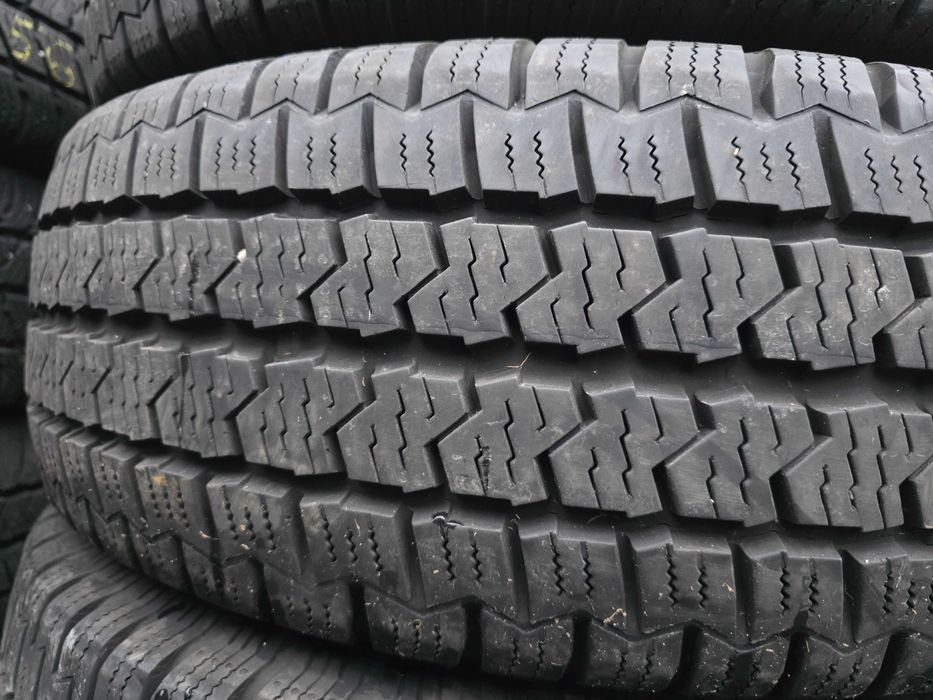 4бр Всесезонни гуми за бус 225 75 16 С - Continental