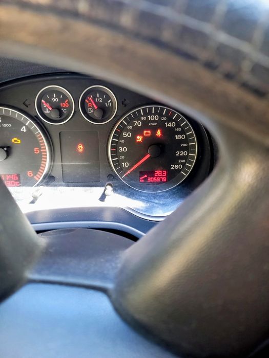 Продавам Ауди А3 1.9D