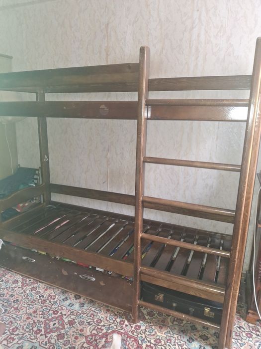 Двухъярусная детская кровать