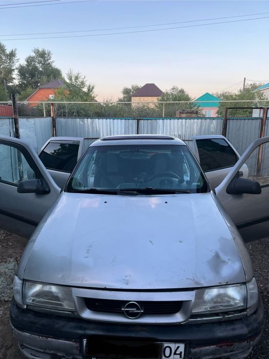 машина Opel Vectra