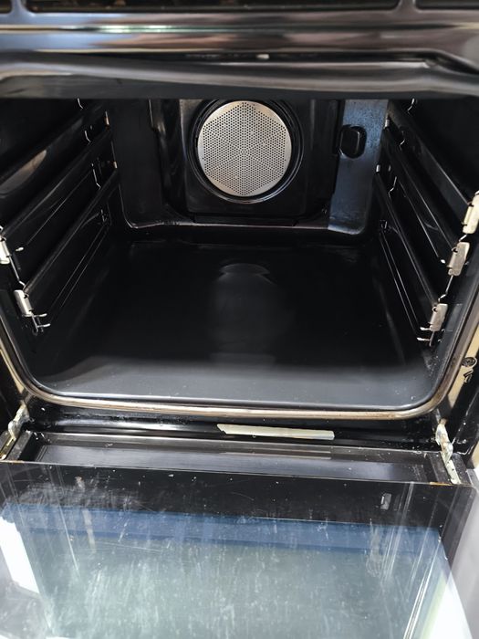 Продавам фурна за вграждане марка Gorenje, модел: BO 87 ORA-B