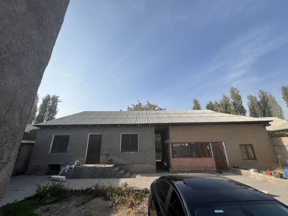 Ховли уй сотилади