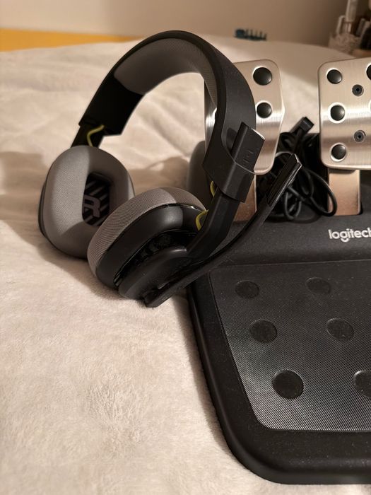 Рейсинг Волан G29 + педали + скоростен лост + gaming headset Astro A10