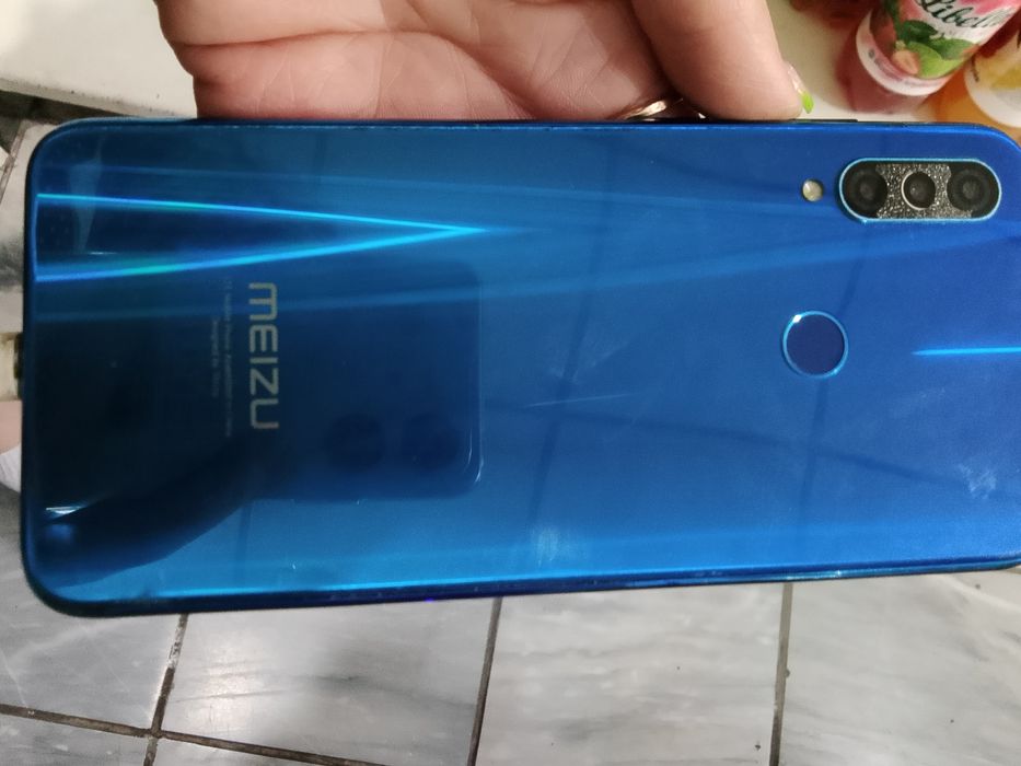 Продам телефон Мейзи
