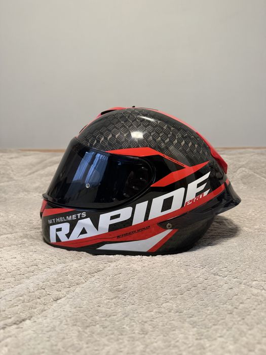 Mt pro carbon каска за мотор